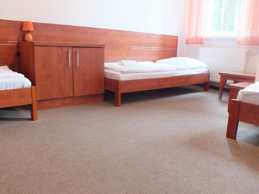 Hotel Skalka 劳耶克特普利采 外观 照片