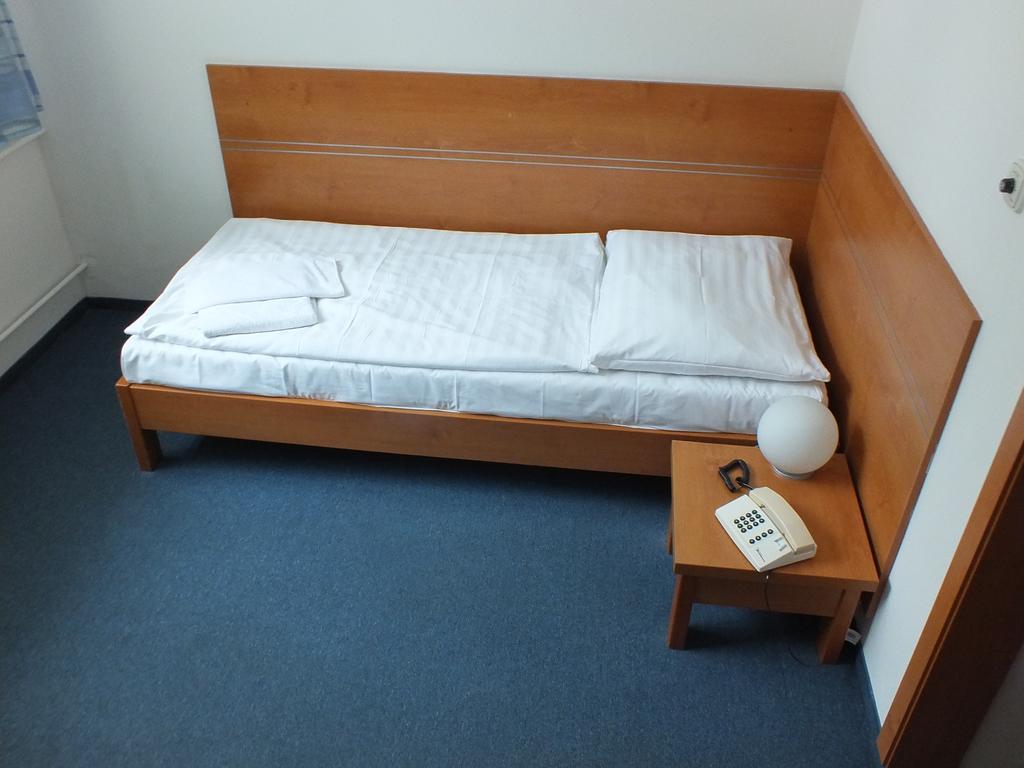 Hotel Skalka 劳耶克特普利采 外观 照片