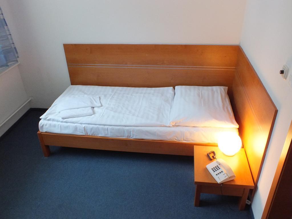 Hotel Skalka 劳耶克特普利采 外观 照片