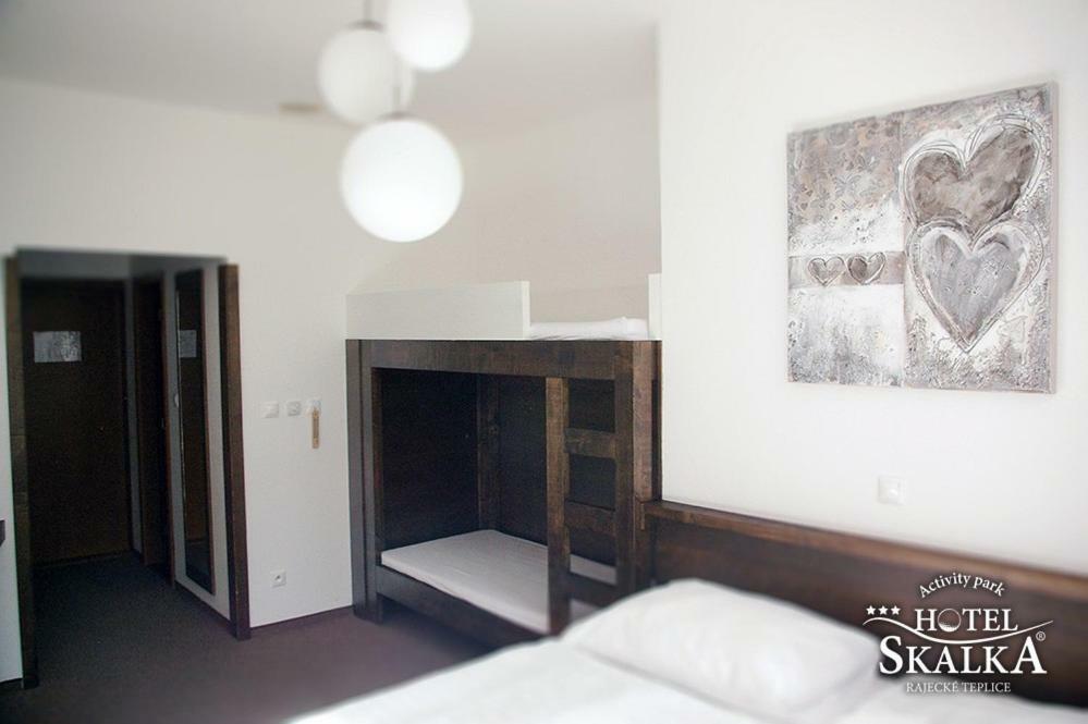 Hotel Skalka 劳耶克特普利采 外观 照片